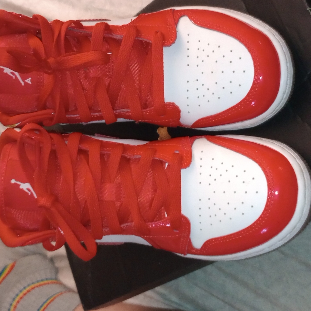 Air Jordan mid